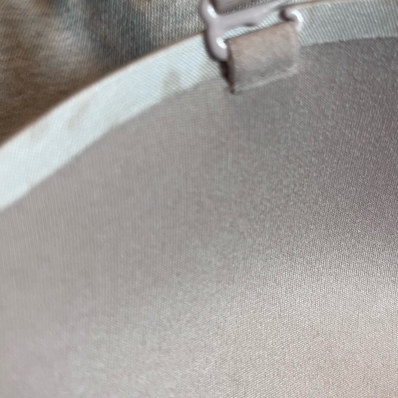 Victoria Secret tan, leopard-like pattern bra, multi strap options - Picture 5 of 5